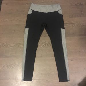 Leggings w/ thigh pockets + mesh, L, grey + black